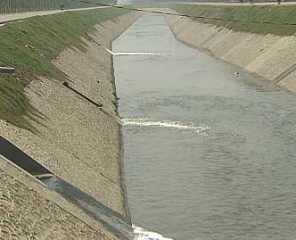 西安每天近百万吨生活污水排入皂河
