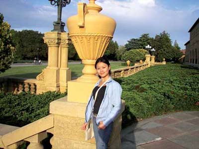 美女大学生副总裁吴莹莹称自己不是花瓶(图)