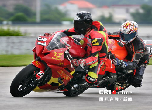 中国超级摩托车锦标赛揭幕战排位赛火热进行