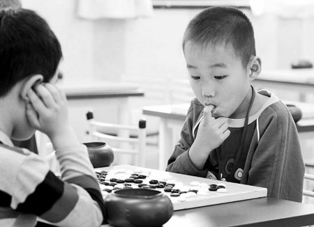 杭州市首届幼儿围棋比赛昨开赛