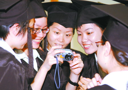中美合作办学 温大学生喜获美国学位[图]