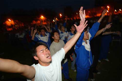 图文：北京顺义牛栏山一中高考生集体减压