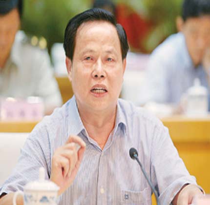 广西召开防汛紧急会议 曹伯纯陆兵讲话(祖图)