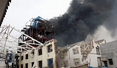 组图:江苏无锡化工厂爆炸3人死亡 居民被疏散