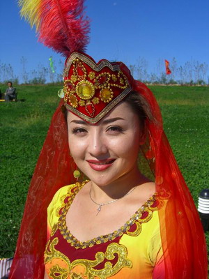 图文：美丽的哈萨克族少女