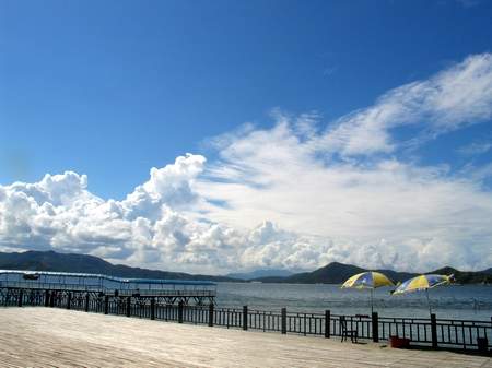 资料图片:海南碧海情深景区海岸风光 襄仁摄