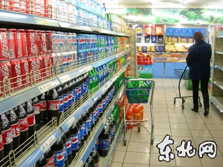 哈尔滨超市纯净水矿泉水陆续到新货(组图)