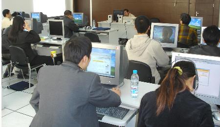 图文:苏州举办盲人电脑培训班(1)