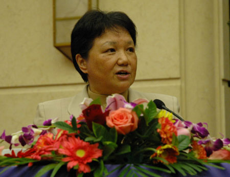 图文：中国科协副主席邓楠在小康论坛上做主题报告