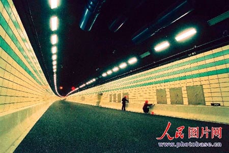 图文:上海翔殷路隧道即将通车
