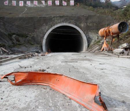 图文:都汶高速公路隧道瓦斯爆炸事故已造成42