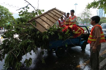 图文:(9)广东:众志成城战台风