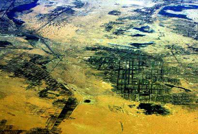 组图:空中俯瞰新疆和田沙尘暴