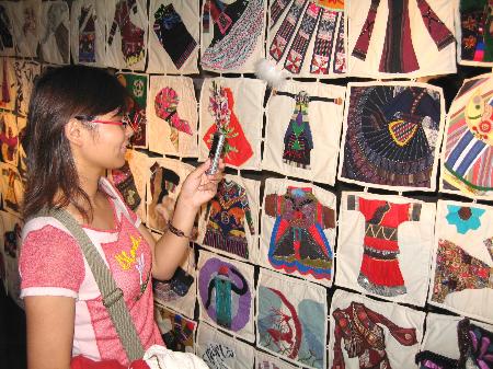 图文:上海举办中国女红文化展