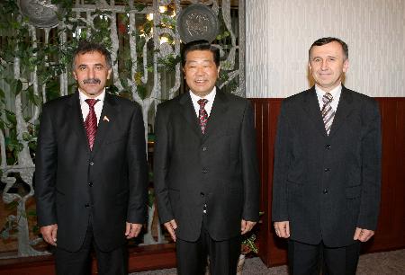 庆林会见乌克兰克里米亚自治共和国领导人