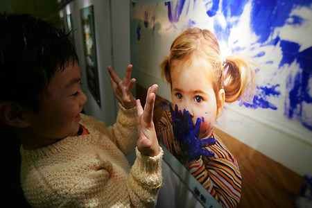 图文:北京儿童摄影展在东方广场开展