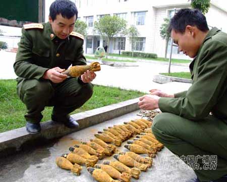 贵州独山县发现二战时飞虎队遗留炮弹(组图)