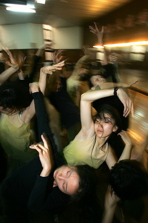 图文:中国金星舞蹈团排练《舞夜上海》