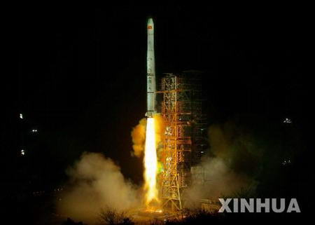 中国成功发射第四颗北斗导航试验卫星(组图)