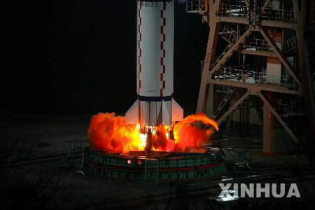 中国成功发射第四颗北斗导航试验卫星(组图)