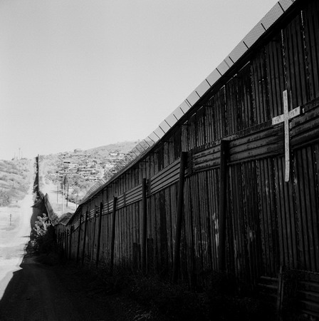 图文:漫长的美国和墨西哥隔离墙