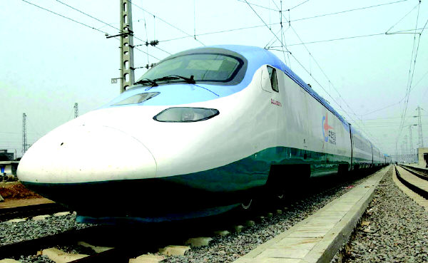 之星"电动车组,它在秦沈客运专线上试验出了每小时321公里的中国铁路