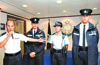 香港警察新制服昨日,香港警察向媒体展示不同级别的新制服.