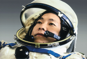组图:杨利伟--中国太空飞行第一人