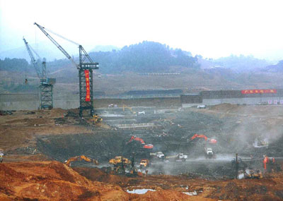 柳江红花水电站昨日正式开工给柳江航道拓展运