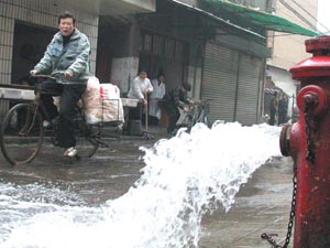 姓黄的人口_...森生置业的一位姓黄的负责人.-开发商互掐挖路,居民出行不便好(2)