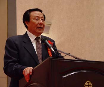 冯志成会长在联谊会新春招待会上讲话