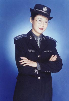 张西,三级警督,公安部《啄木鸟》杂志副主编.