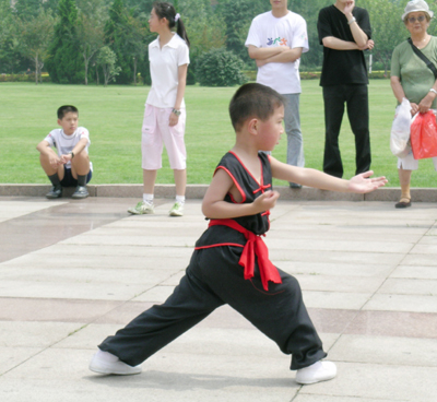组图:全国亿万青少年儿童体育健身活动