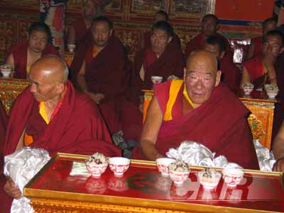 藏传佛教最高学位考试正式恢复(组图)