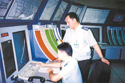 八一建军节前夕 本报记者经特批采访了广州军区空军司令部航空管制处