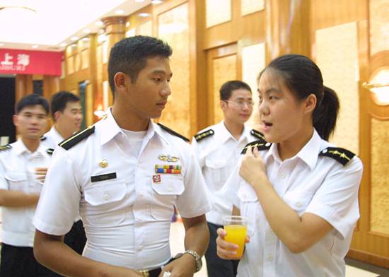 组图:泰国皇家海军舰艇编队访问上海