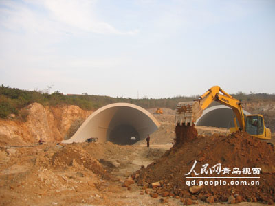 青岛市第一座城市隧道即将建成(图)