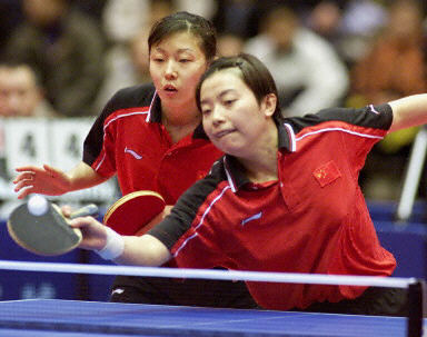 新闻中心 综合 正文 前乒乓球世界冠军杨影近日也过了一把娱乐明星