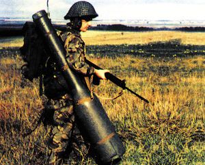 背着的"手榴弹"——英国陆军的吹管"导弹(图)