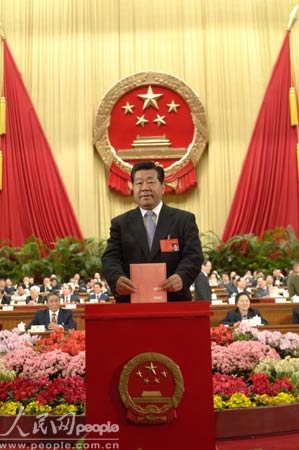 图文：全国政协主席贾庆林投票