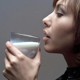 生活提示:仨月不晒被螨虫有600万 牛奶可减肥