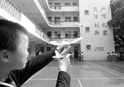广州市少年宫科技传播活动拉开序幕(图)
