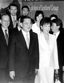 连战大陆行·南京"间隔60多年相见恨晚(组图)