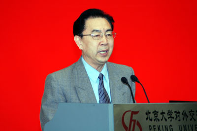 北京师范大学党委书记,北京高校党建研究会会长陈文博发言(图)