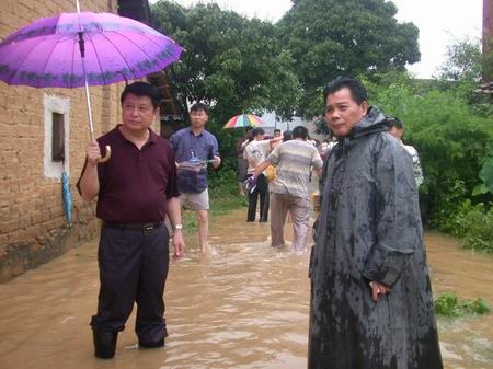 广东博罗五镇暴雨成灾逾千人紧急转移组图