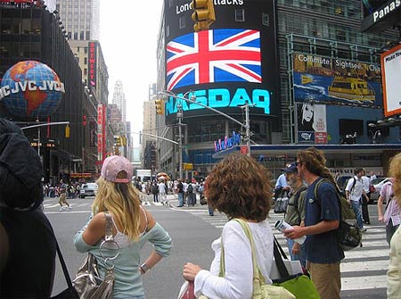 图文:纽约时代广场电子屏显示伦敦爆炸消息