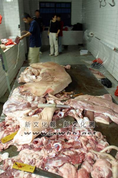 黑屠宰点被捣毁1吨多死猪肉险做成香肠(图)