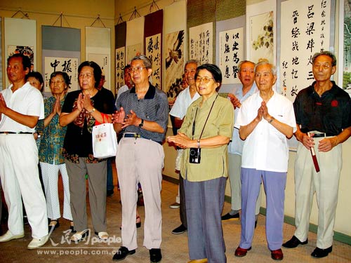 纪念抗战胜利60周年人民日报社老同志书画展开幕