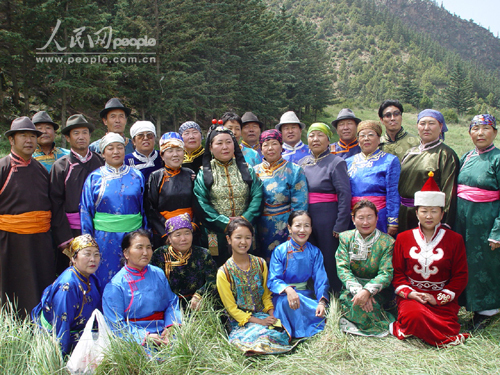 内蒙古阿左旗举办少数民族地区民歌演唱会(图