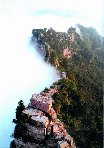 文化名山神农山梦幻山水峰林峡(组图)